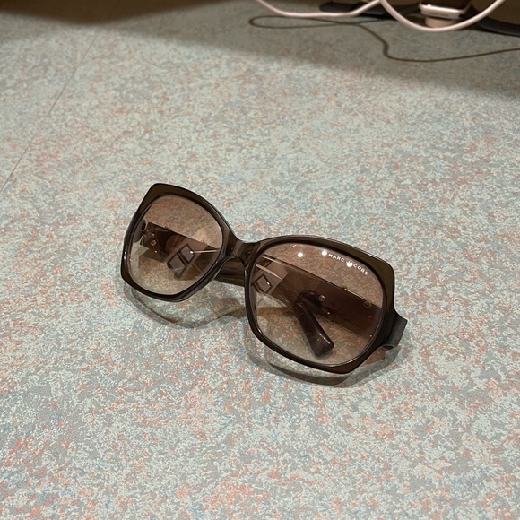 Marc Jacobs Sunglasses - Picture 7 of 7